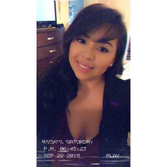 Profile Photo of Sarahy Gamboa (@sgum) on Poshmark