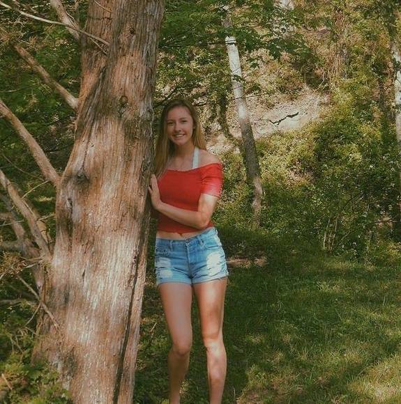 Profile Picture of Katelyn Meyer (@katelynmeyer523) on Poshmark