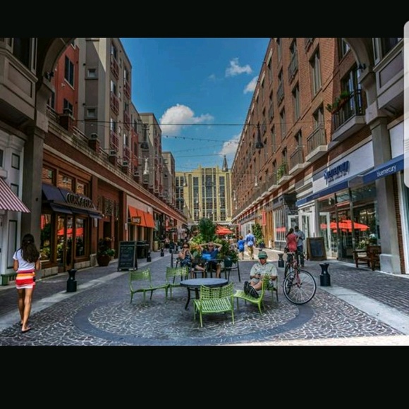 Profile Picture of Drew Joseph (@ac32) on Poshmark