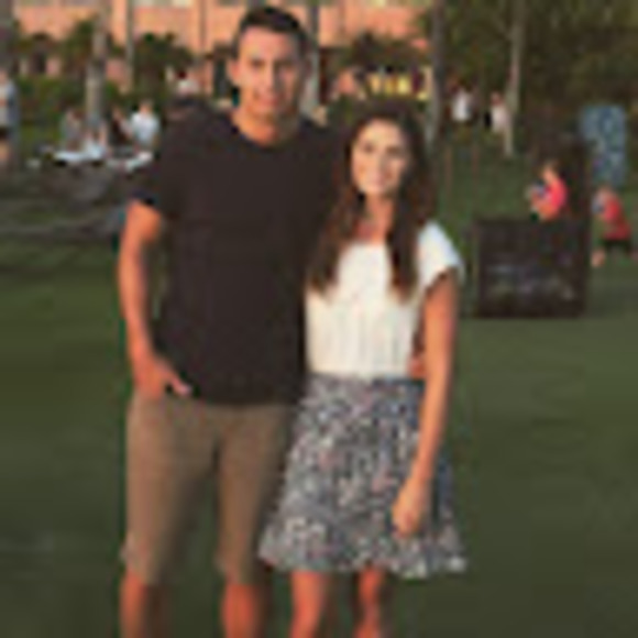 Profile Picture of Berkeley Alvey (@berkeleyalvey) on Poshmark