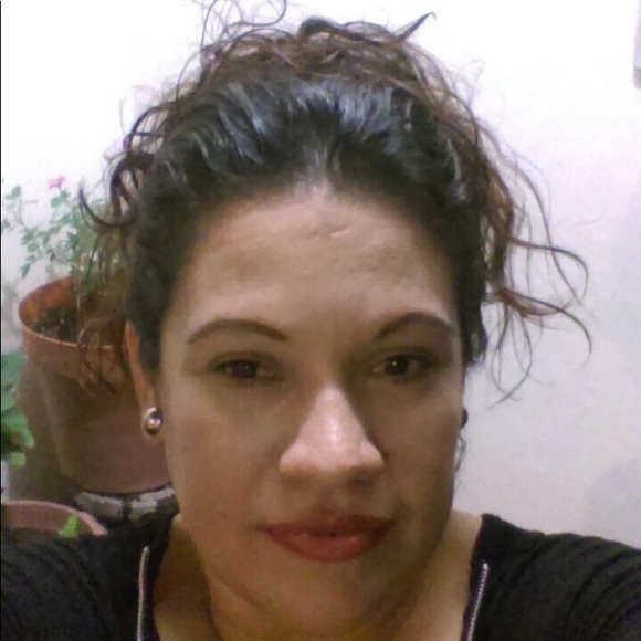 Profile Picture of Maximina Perez (@maxiperez) on Poshmark