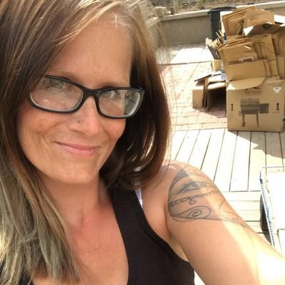 Profile Picture of Amber Downs (@Proud_Mommy86) on Twitter