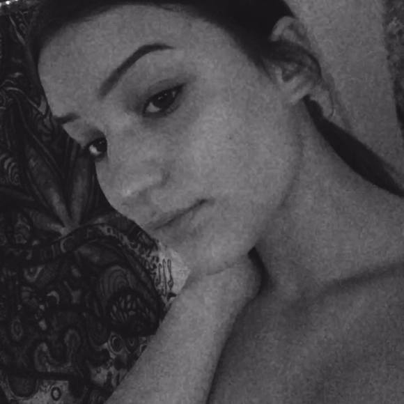 Profile Picture of Rayne Ridilla (@rayneeeeeee) on Poshmark