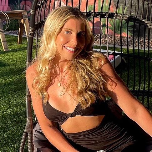 Profile Picture of Kelly (@kellyannpeer) on Tiktok