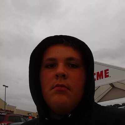 Profile Picture of Jerry Saxton (@hockeyislife_33) on Twitter