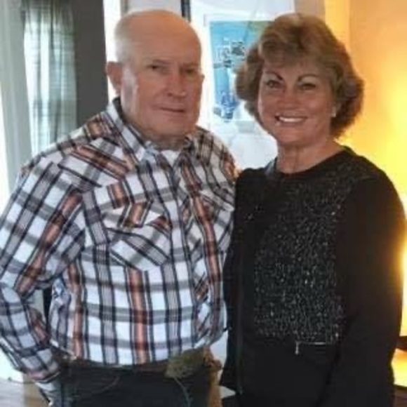 Profile Picture of Darlene lewis-roy Spraggins (@dgsrls) on Poshmark