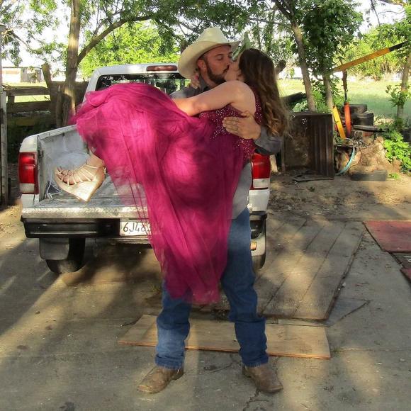 Profile Picture of Mikey Vicente (@vicentemikey) on Poshmark