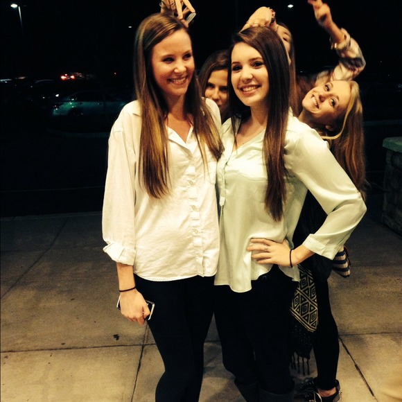 Leah Rednor - Poshmark Profile Picture of Leah Rednor (@leahrednor) on Poshmark