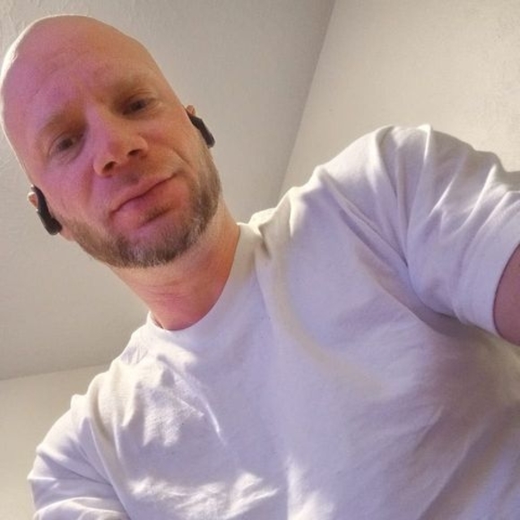 Profile Picture of Joe Lacey (@joelacey2882) on Poshmark