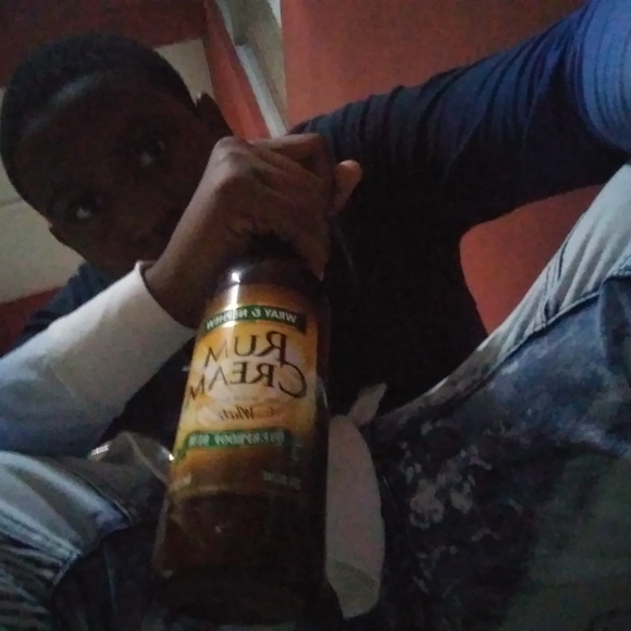 Profile Picture of Ajaurnny Thompson (@ajaurnny) on Poshmark