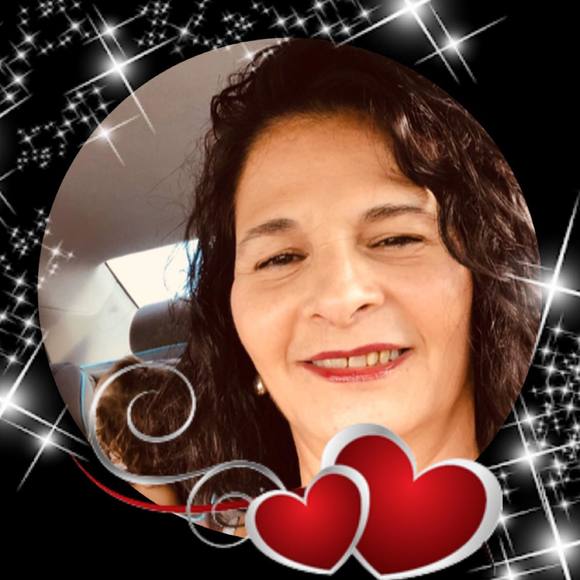 Profile Picture of Leonarda Malagon (@leonardamalagon) on Poshmark