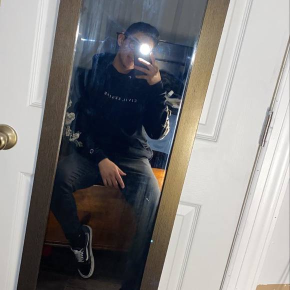 Profile Picture of Kevin Mayor (@kmayor417) on Poshmark