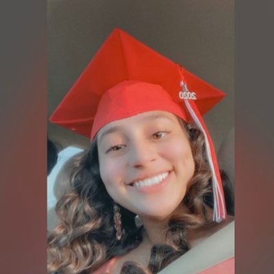 Profile Picture of Eileen  🌺 (@eileen_sanchez8) on Twitter