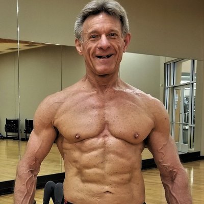 Profile Picture of Phillip Schlueter (@FitPhillip) on Twitter