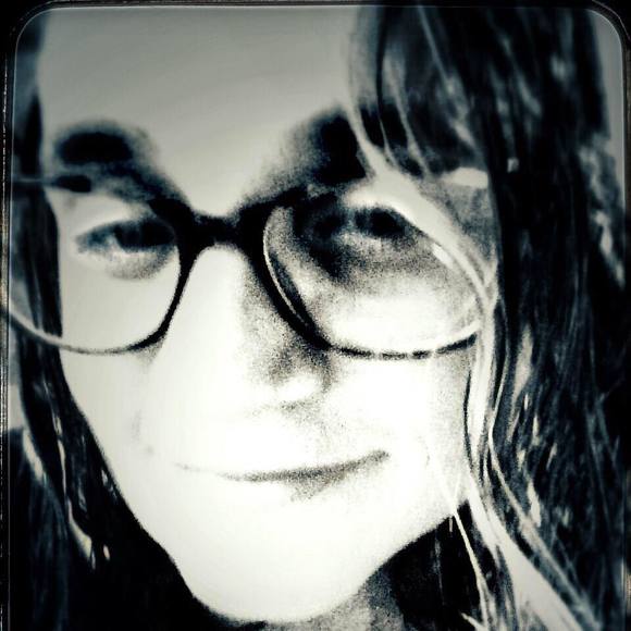 Stephenie Williams - Poshmark Profile Picture of Stephenie Williams (@nuggetndomi) on Poshmark