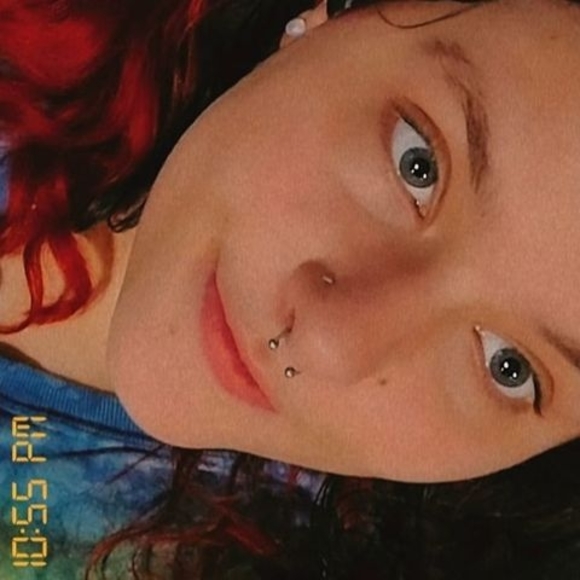 Profile Picture of Isabelle Tichinel (@belleybutton03) on Poshmark