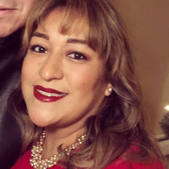 Profile Picture of Rosa Prieto (@rosaofelia) on Poshmark