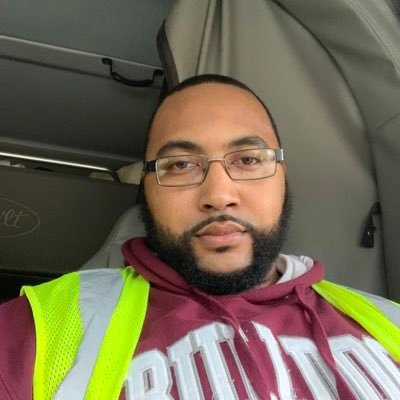 Profile Picture of Tyler Moses (@Mr2Tall32) on Twitter