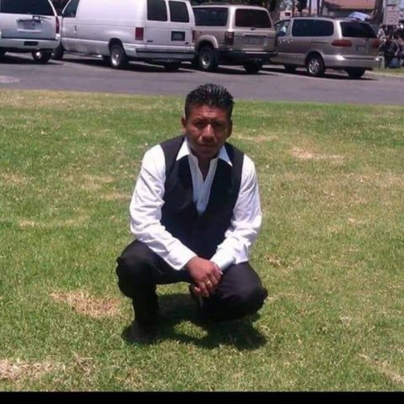 Profile Picture of Luis Vicente (@luisvicente995) on Poshmark