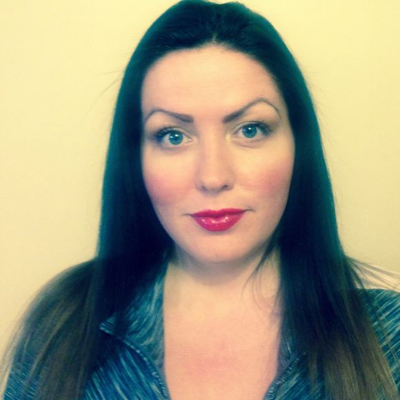 Profile Picture of Simone Marshall (@simonemarshall) on Poshmark