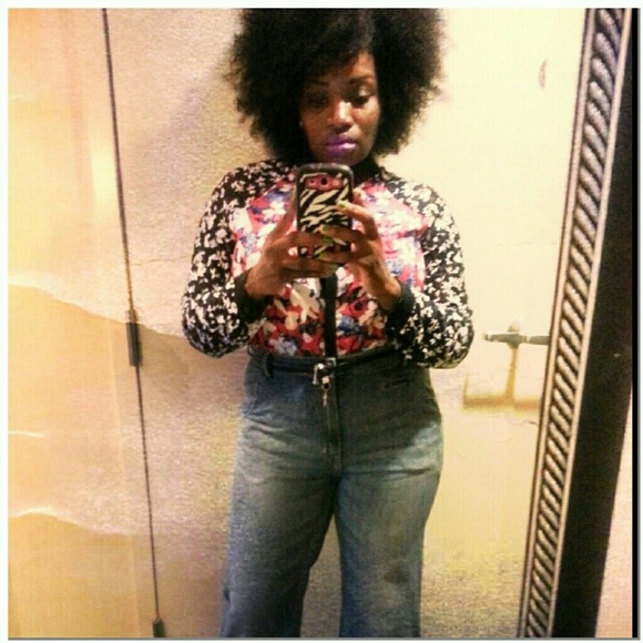 Profile Picture of Shakita Quamiley (@shskitaq) on Poshmark