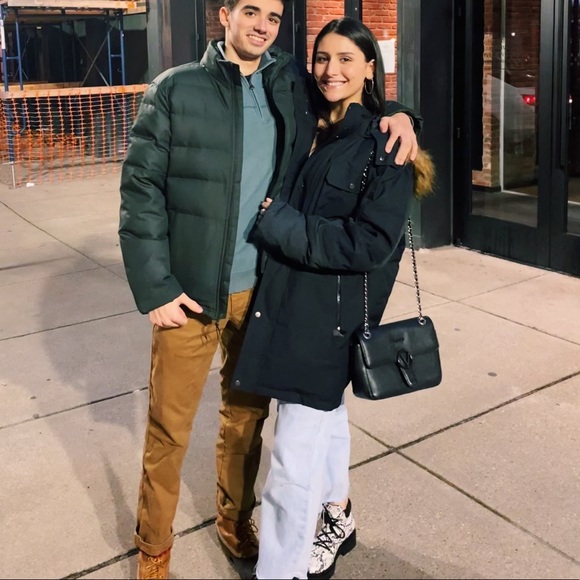 Profile Picture of Jenna Juliano (@jenna_juliano) on Poshmark