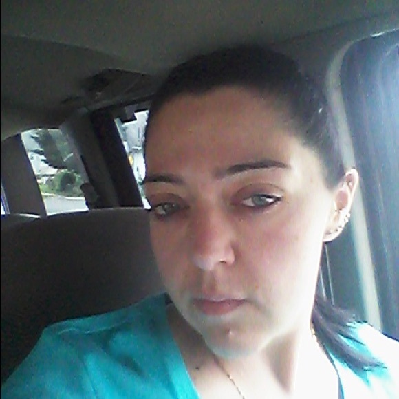 Profile Picture of Michelle Dangelo (@shellie8982) on Poshmark