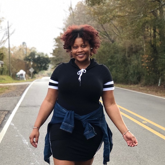 Profile Picture of Deonesha Woodridge (@woodridl) on Poshmark