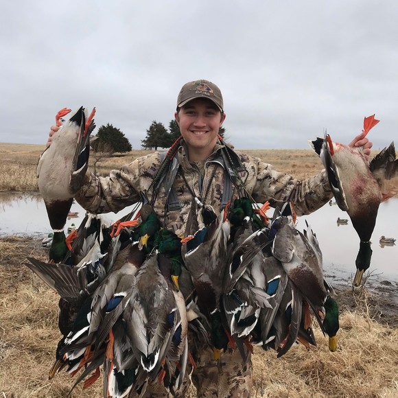 Profile Picture of Cade Candies (@cadecandies) on Poshmark