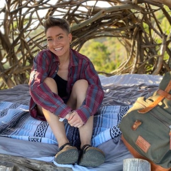 Profile Picture of Halsie Peek (@smallville_43) on Poshmark