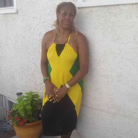 Fern Piterson - Poshmark Profile Picture of Fern Piterson (@fpiterson) on Poshmark