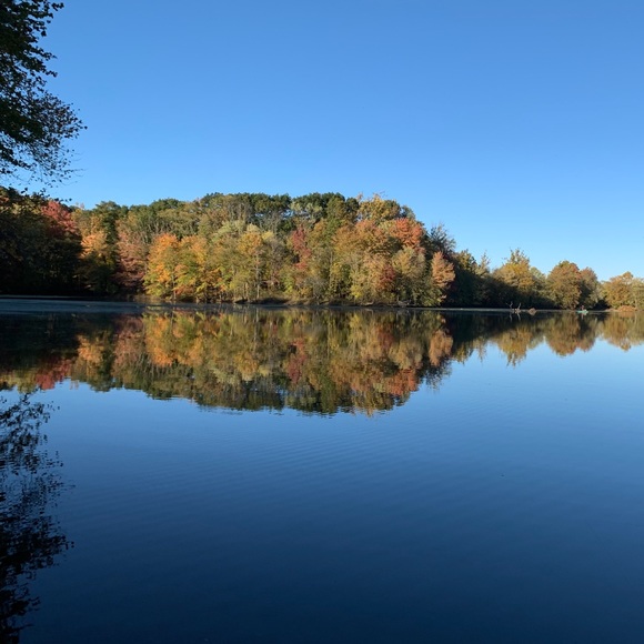 Profile Picture of Cyntra Pajak (@cyntrapajak) on Poshmark