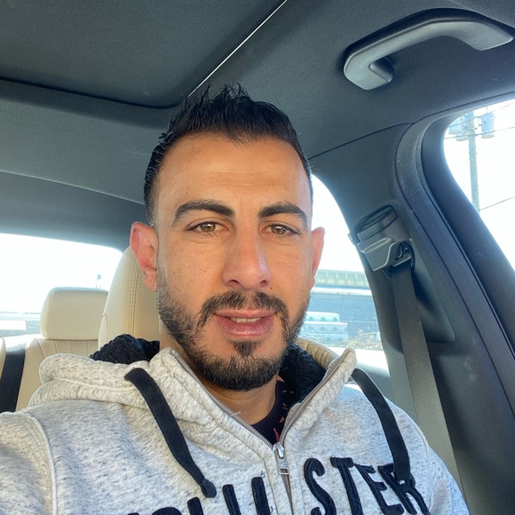 Profile Picture of Sameh Hameda (@samehhameda) on Poshmark