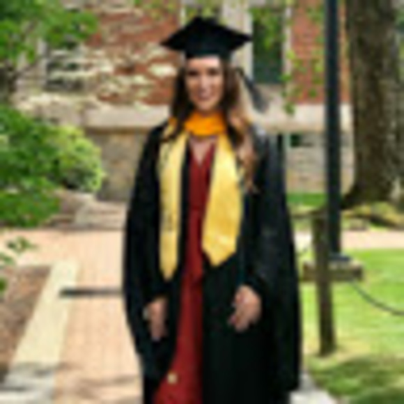 Profile Picture of Taylor Lemker (@taylorlemker) on Poshmark