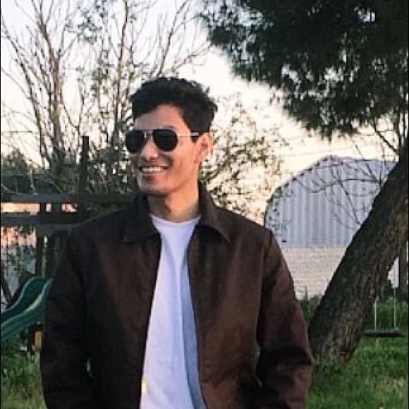 Profile Picture of Matt Gomez (@matt562) on Poshmark
