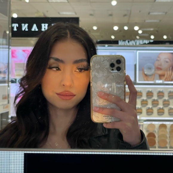 Profile Picture of Jessica Aguilar (@jessicaaguil396) on Poshmark