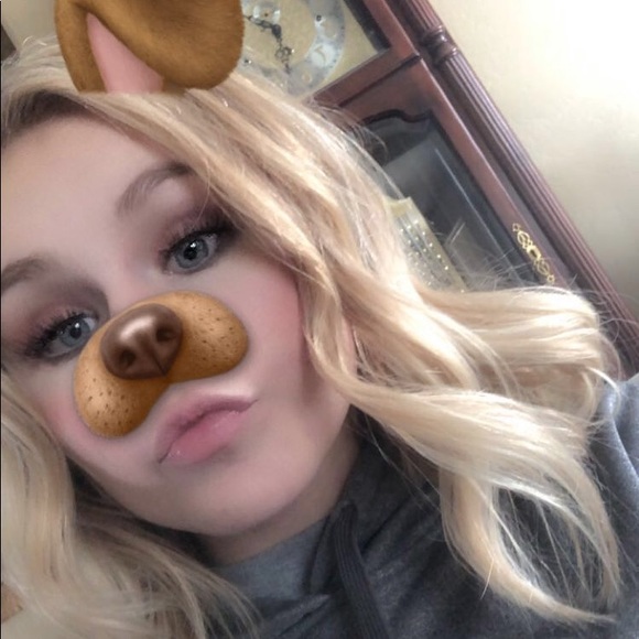 Profile Picture of Hanna Knape (@hmknape) on Poshmark