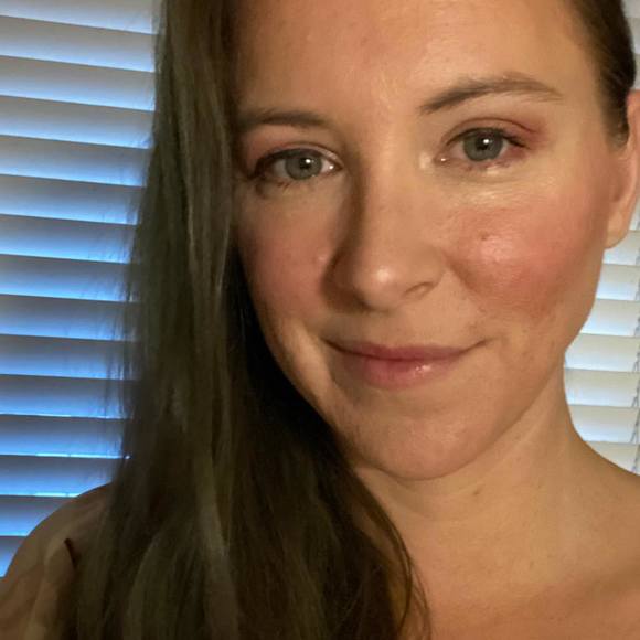 Heather Gee - Poshmark Profile Picture of Heather Gee (@heathergee661) on Poshmark