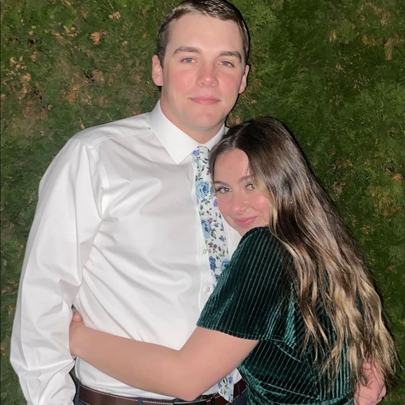 Profile Picture of Adriana Owen (@adrianaowen13) on Poshmark