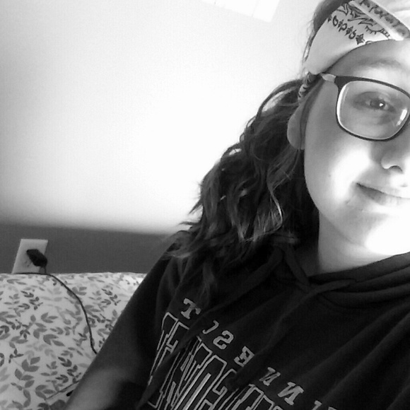 Profile Picture of Bailey Jeppesen (@baileykj4) on Poshmark