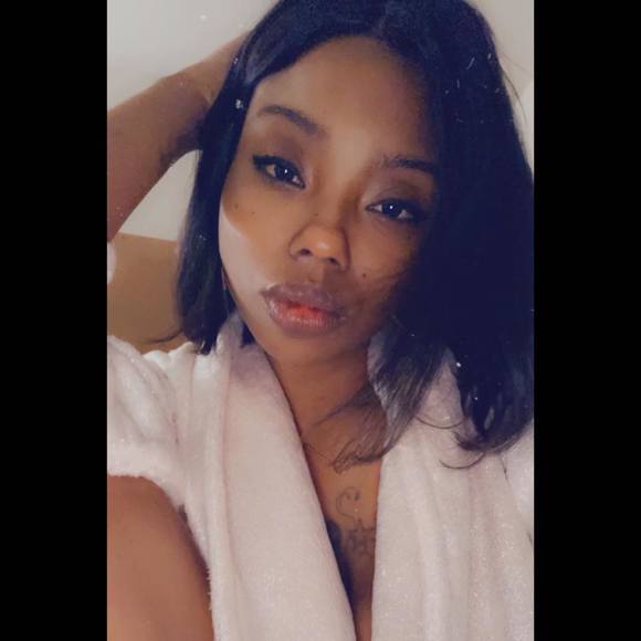 Profile Picture of Sade Harris (@sadiecakes89) on Poshmark