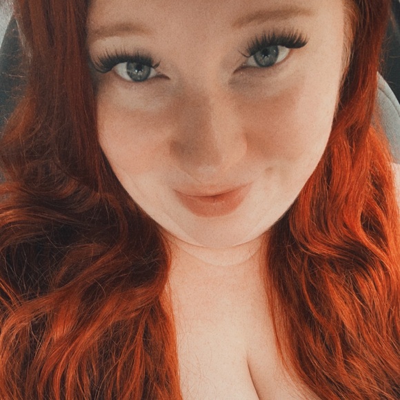 Profile Picture of Abigail Asbell (@abigaila94) on Poshmark