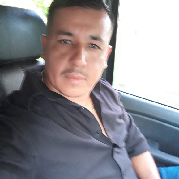 Profile Picture of Alejandro Valladares (@alejandrovallad) on Poshmark