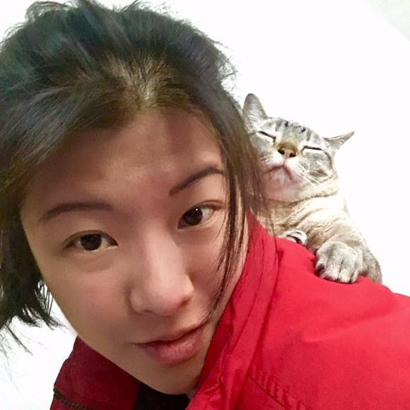 Profile Picture of Cherlyn Ng (@degratia) on Poshmark