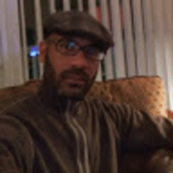 Profile Picture of Derrick Boone (@blusapphirellc) on Poshmark