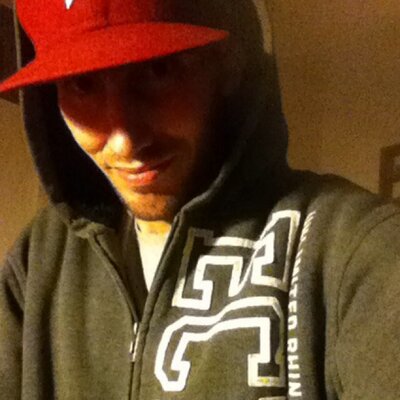 Profile Picture of Chris Strouse (@chroniclogic83) on Twitter