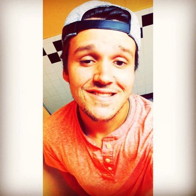 Profile Picture of Eric Charbonneau (@EC077777) on Twitter