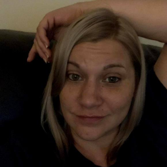 Profile Picture of Danielle Prentice (@danielleigh85) on Poshmark