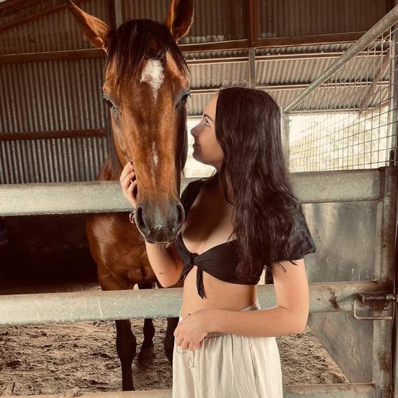 Lacey Ward - Poshmark Profile Picture of Lacey Ward (@laceyward04) on Poshmark