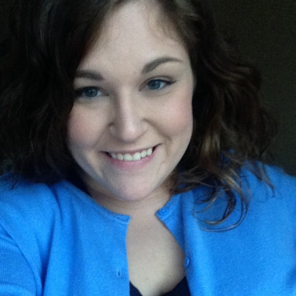 Profile Picture of Heather Parros (@parrosh) on Poshmark